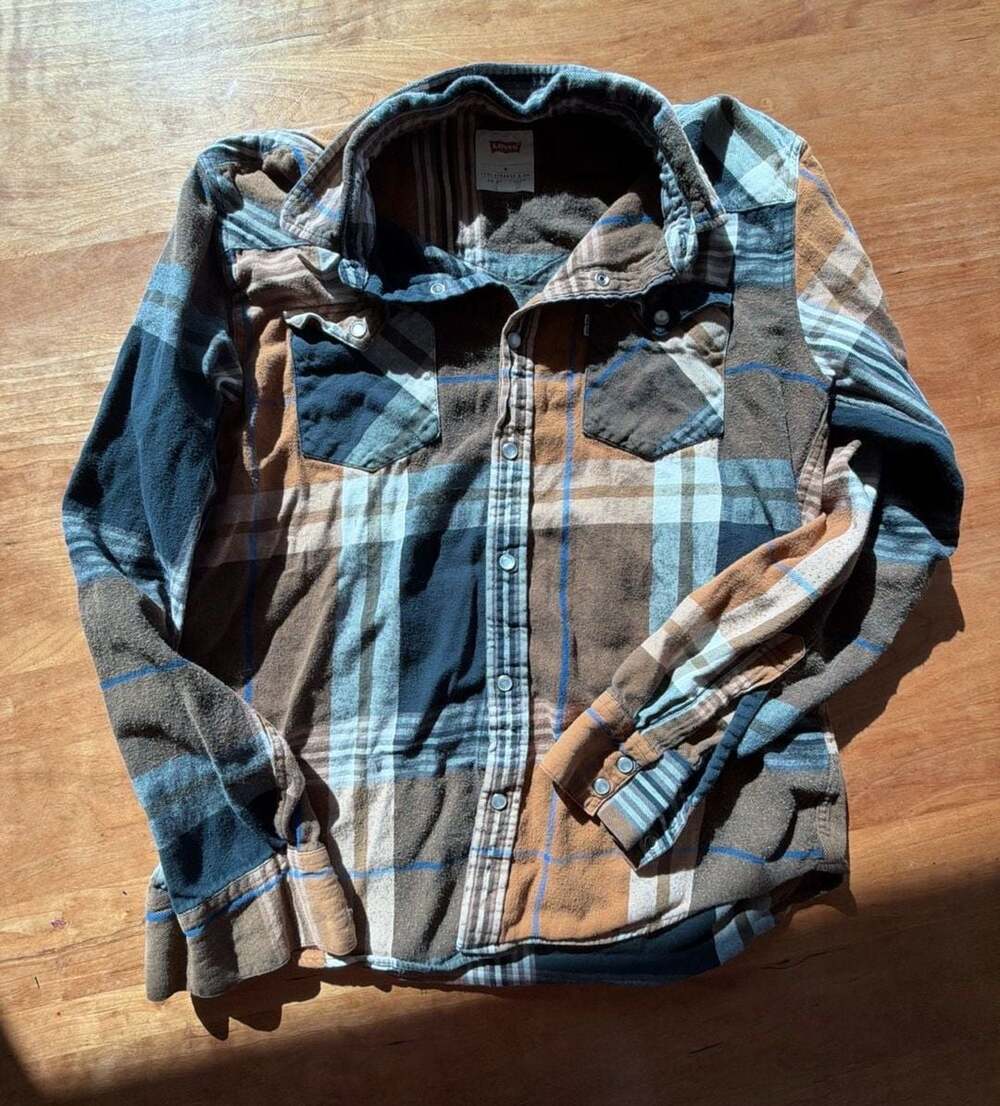 Levi's Men's Size M‎ Brown Plaid Snap Button Flannel Shirt